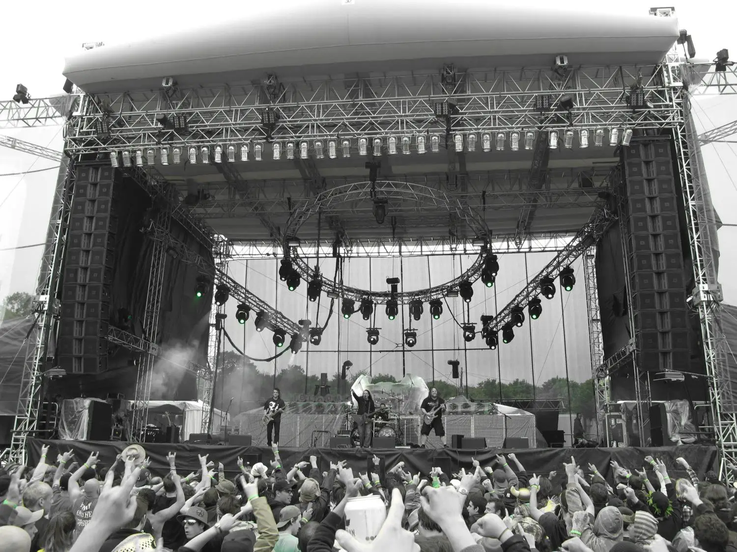 AA-4-AlcoholicA-A_Woodstock_Onstage+crowdJPG